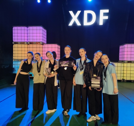 Tancerki z LXXV Liceum zdobywają kolejne sukcesy na scenie tanecznej